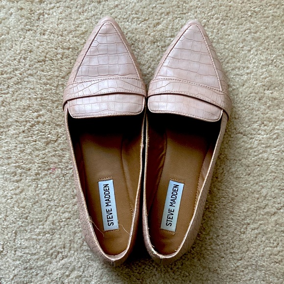 Steve Madden Shoes - Pastel pink Steve Madden flats. Size women’s 8.